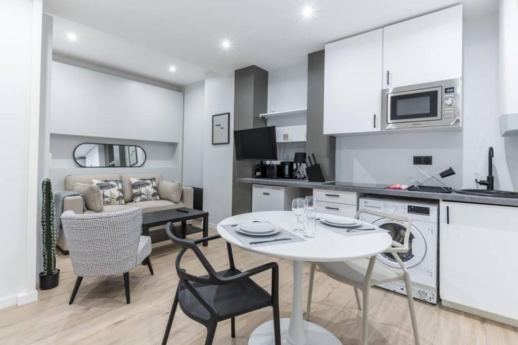 Hsh Versigny-mairie Du 18eme Cosy Studio 2p Parigi
