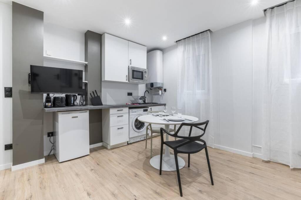 Hsh Versigny-mairie Du 18eme Cosy Studio 2p Appartamento